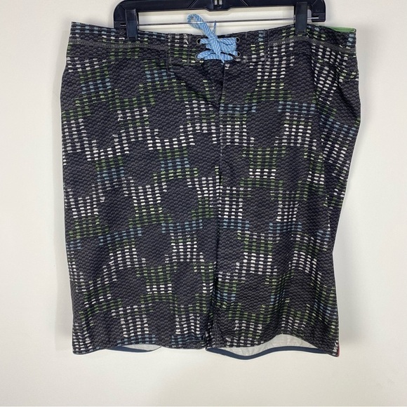Tommy Bahama Relax Dot Print Hawaiian Swim Trunks Beach Pool Vacation - Picture 1 of 3